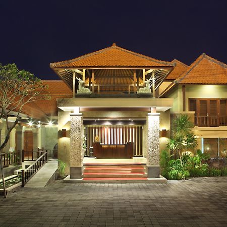 Adhi Jaya Hotel Кута Екстер'єр фото