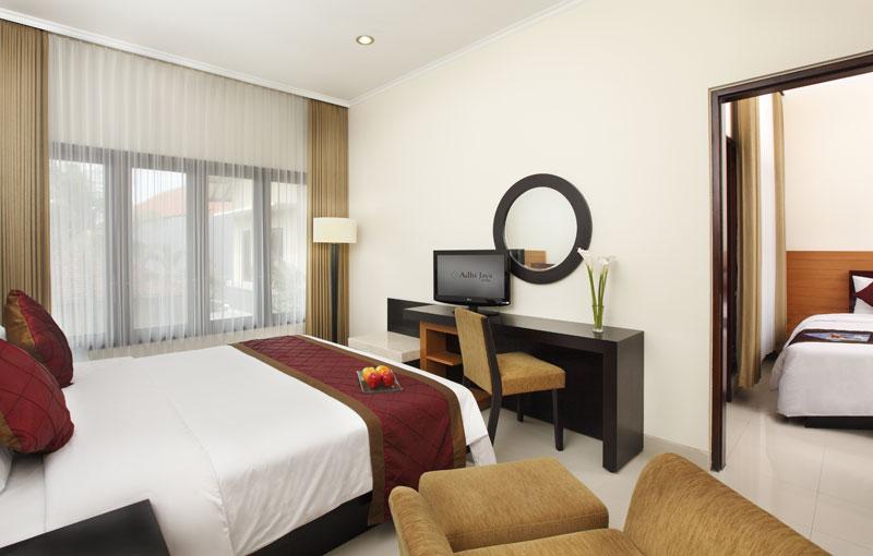 Adhi Jaya Hotel Кута Екстер'єр фото