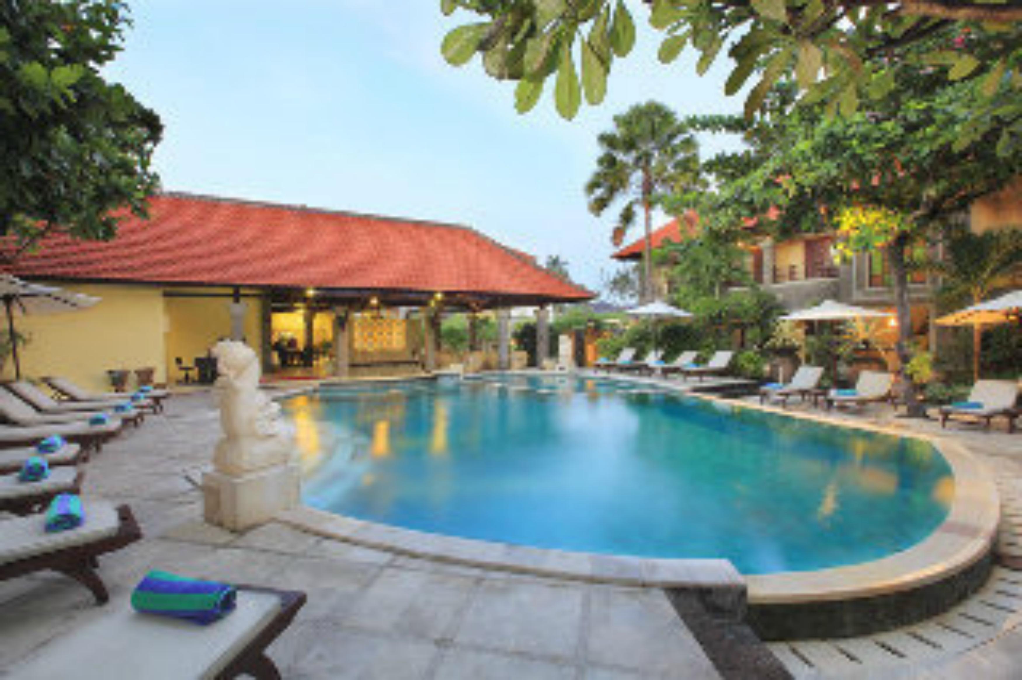 Adhi Jaya Hotel Кута Екстер'єр фото