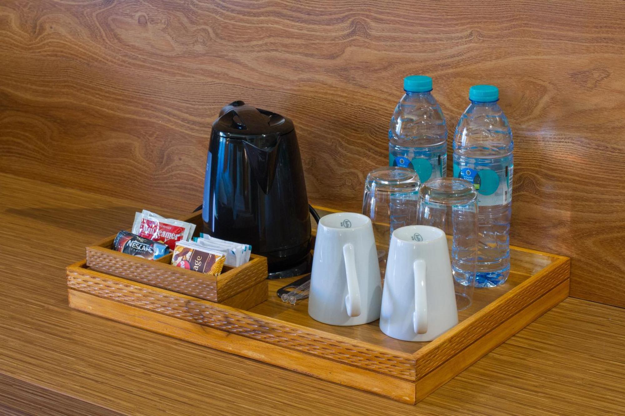 Adhi Jaya Hotel Кута Екстер'єр фото