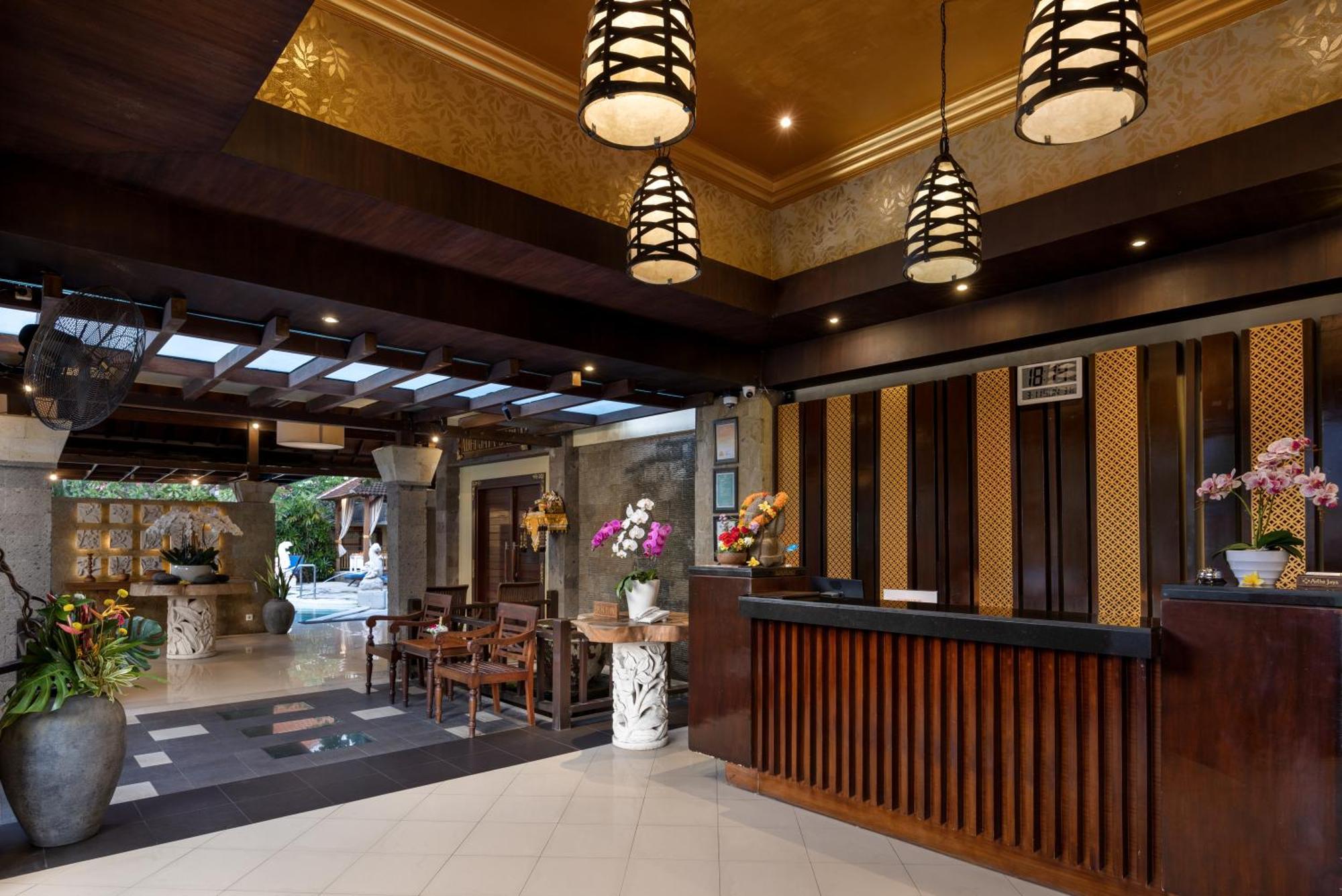 Adhi Jaya Hotel Кута Екстер'єр фото