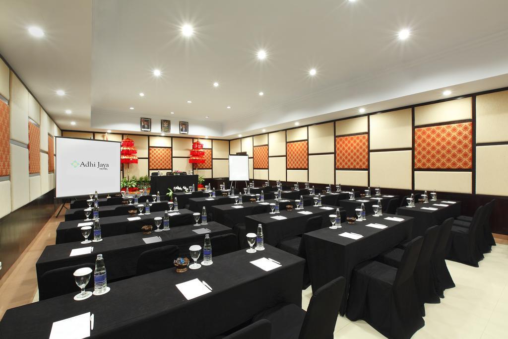 Adhi Jaya Hotel Кута Екстер'єр фото